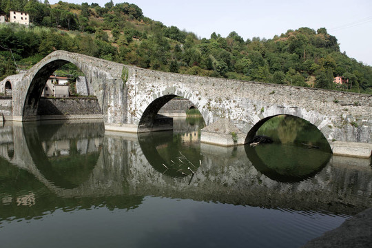Ponte della Maddalena在Serchio。托斯卡納。惡魔之橋