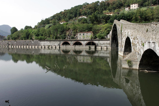 Ponte della Maddalena在Serchio。托斯卡納。惡魔之橋