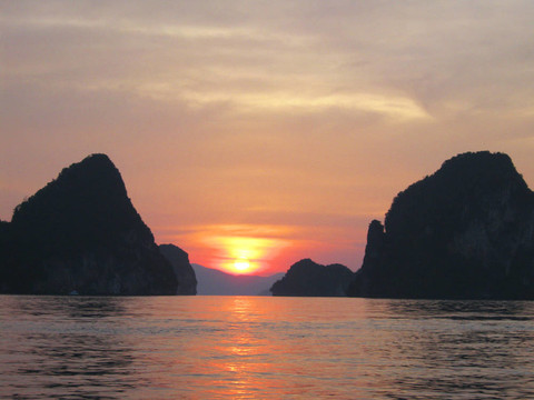 泰國(guó)普吉島海灘。