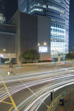 夜間繁忙的城市交通