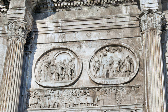 君士坦丁凱旋門(mén)（ARCO Constantino）-在羅馬的古羅馬帝國(guó)的標(biāo)志性建筑；意大利