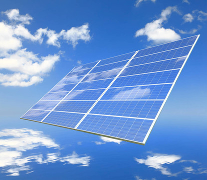 反射藍天白云的太陽能電池板