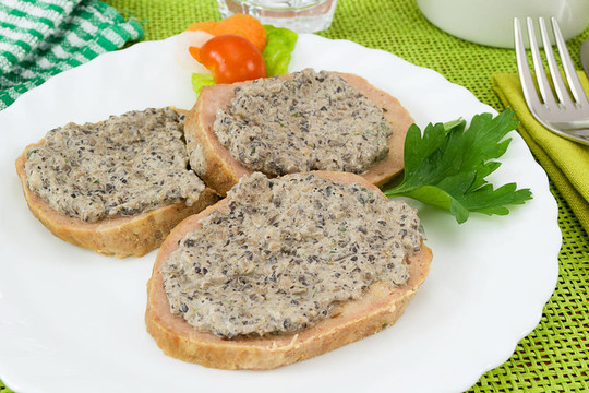 與野生mushro肉餅片