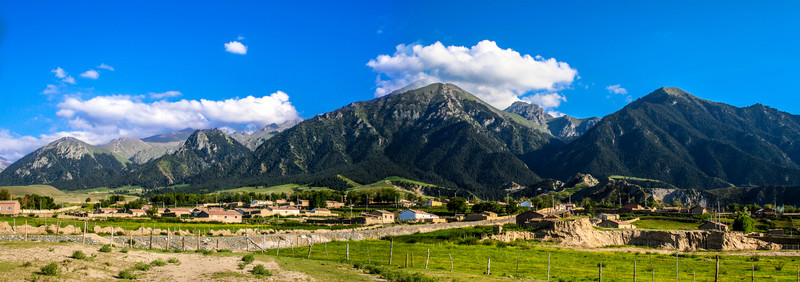 天山山脈