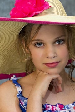 Sunhat甜美的女孩