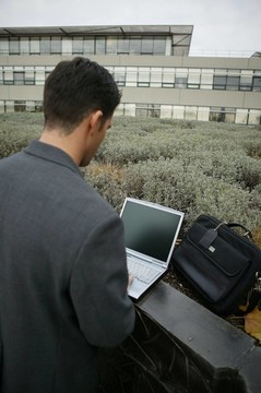 商人利用免費WiFi