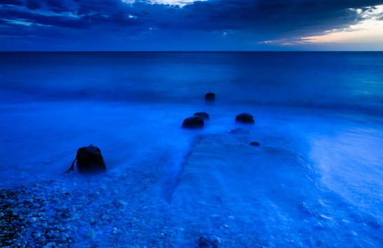 海上日出