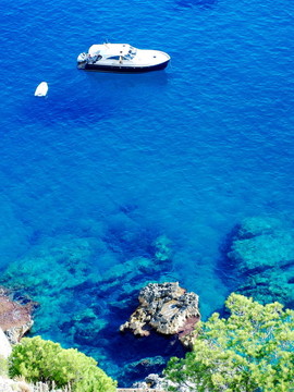 蔚藍(lán)的大海在Capri島