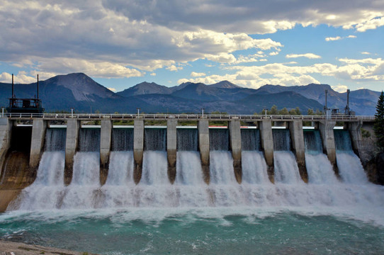 水電站大壩溢洪道