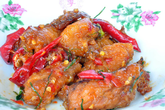 泰國菜；炸魚