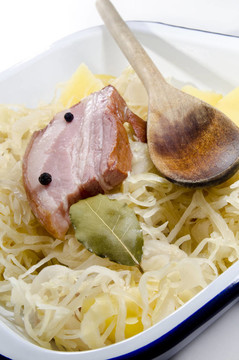蒸酸菜豬肉和煮土豆