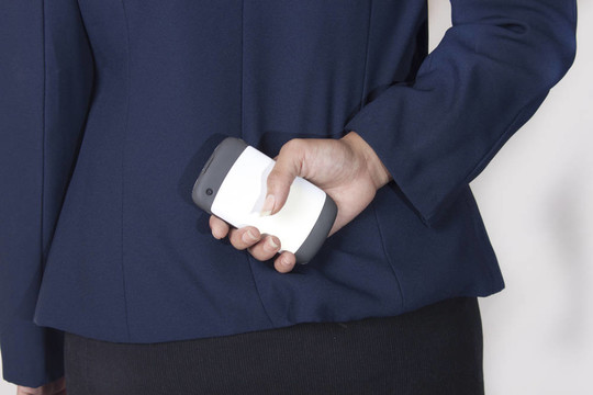 女性企業(yè)領(lǐng)導(dǎo)handpone