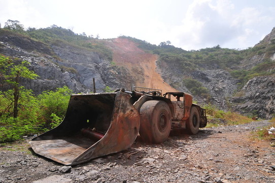 Rusty Mining Loader /獨家新聞