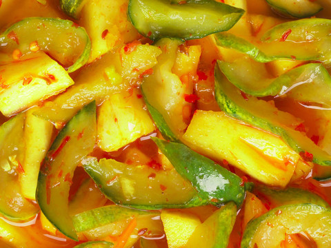 靠近印度采摘蔬菜Achar