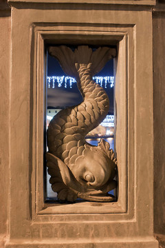 在圣彼得堡魚(yú)Anichkov橋；