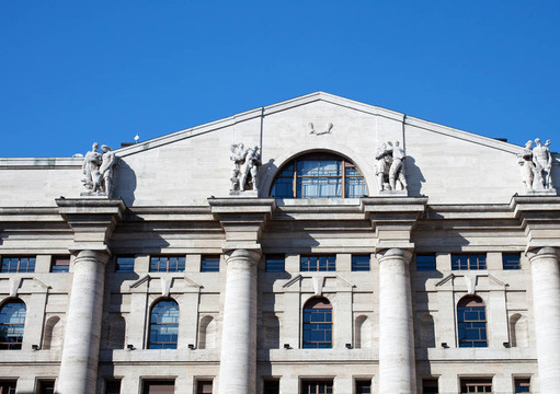 Palazzo della Borsa。戲劇性的天空交換建筑；米蘭