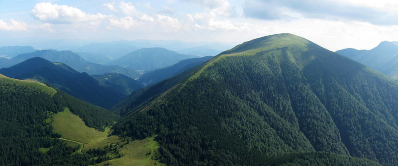 山全景