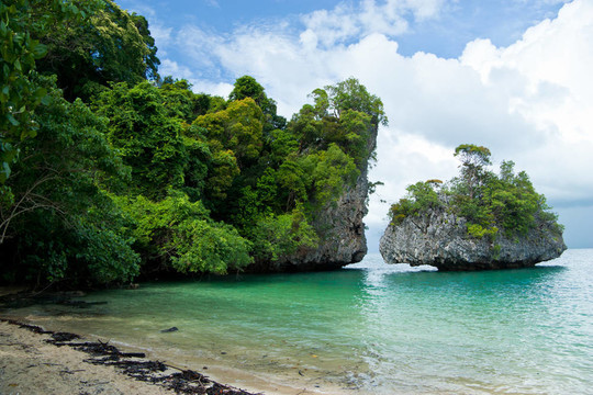 在Andaman美麗的海灘