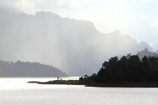泰國Khao Sok山和湖