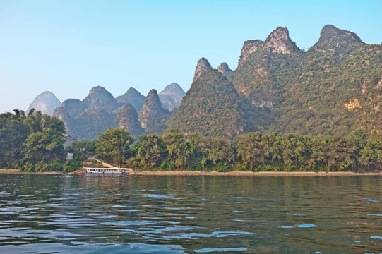 李河附近的陽(yáng)朔桂林山脈