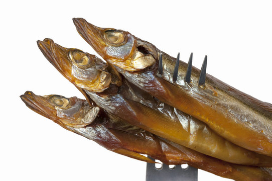 熏毛鱗魚在叉