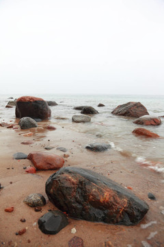 海水中的石頭秋天