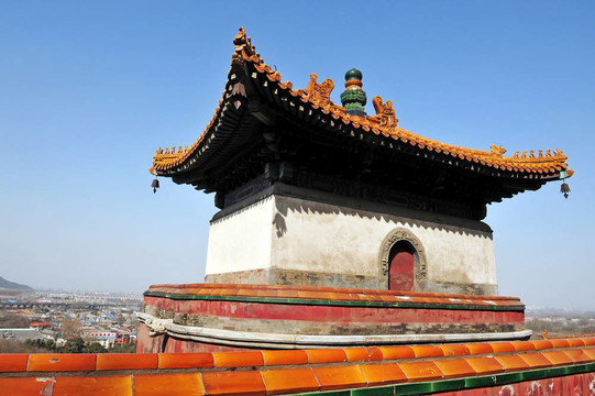 在北京頤和園；中國