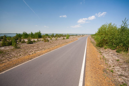 鋪平道路