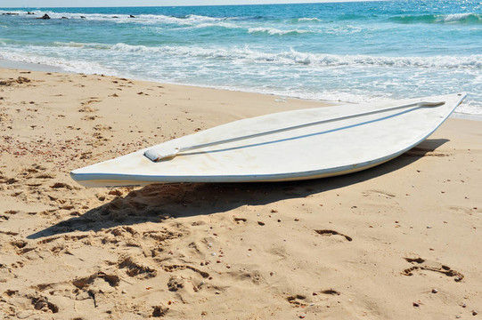 mideast-israel-sea-beach-lifesaving-tool
