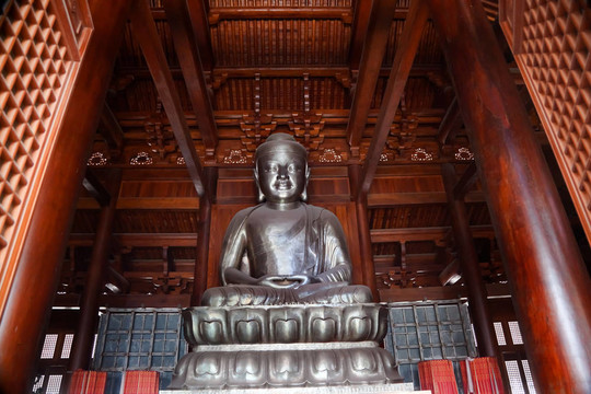 在木制大廳靜安寺上海中國(guó)銀佛
