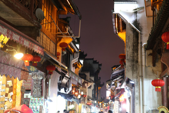 老街夜景