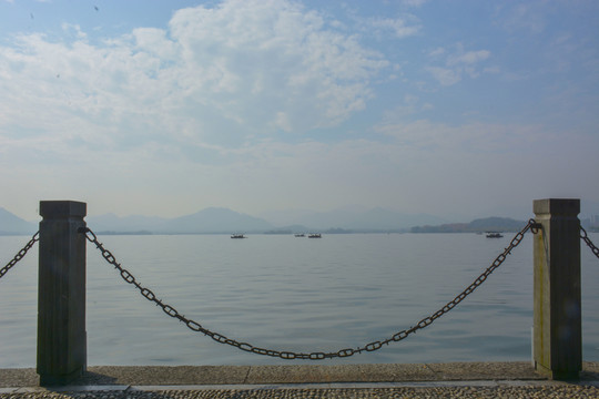 杭州西湖湖畔