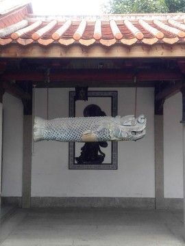 敲鐘木魚(yú)