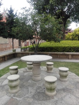 石桌椅