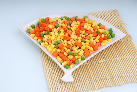 玉米粒青豆胡蘿卜粒