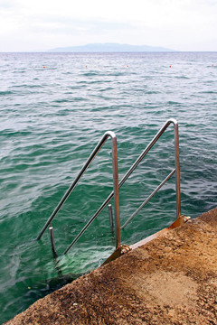 通往海