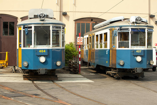 有軌電車為opicina
