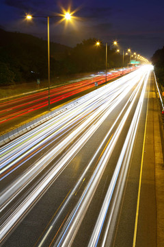 晚上公路