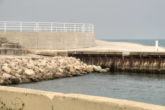 陰天海灘
