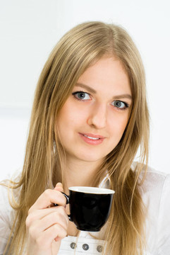 可愛的女商人與一杯黑