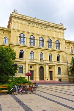 塞格德大學(xué)
