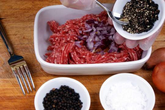 如何使國產(chǎn)豬肉的韃靼