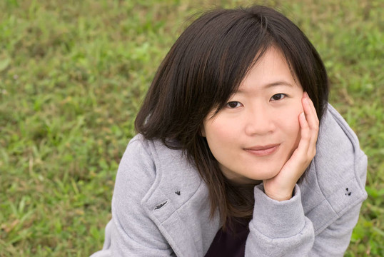 亞洲美女微笑戶外