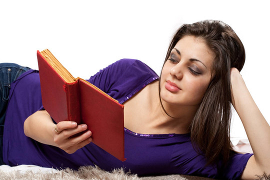 拉丁女孩讀書