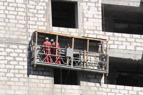 未完工建筑的外部工作