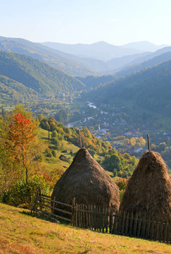 秋天的山景