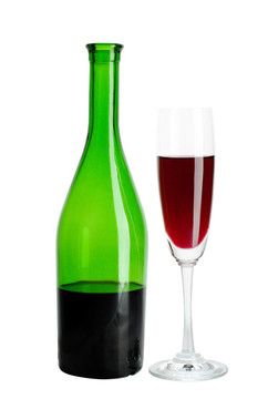 紅色的酒瓶和酒杯