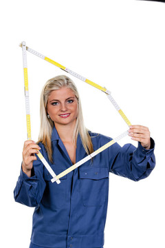 女人用工具當(dāng)技工