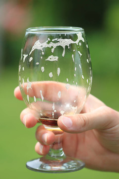 一個(gè)啤酒