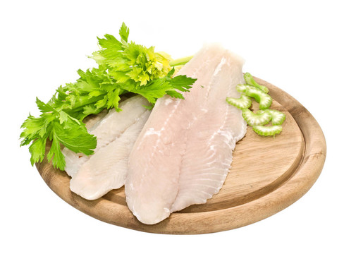新鮮魚片用香料和芹菜